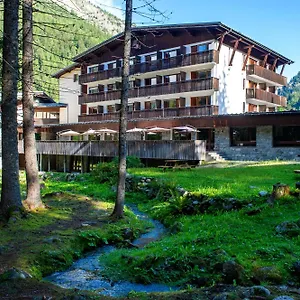Atc Routes Du Monde Argentiere-chamonix Aparthotel Chamonix